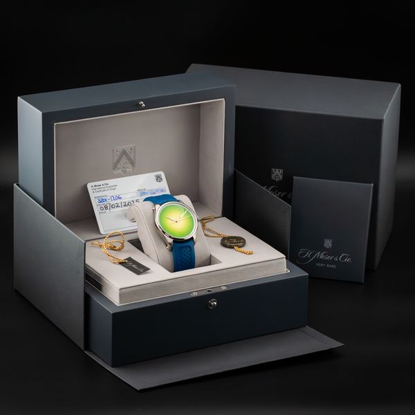 H. Moser and Cie Pioneer 3201-1204